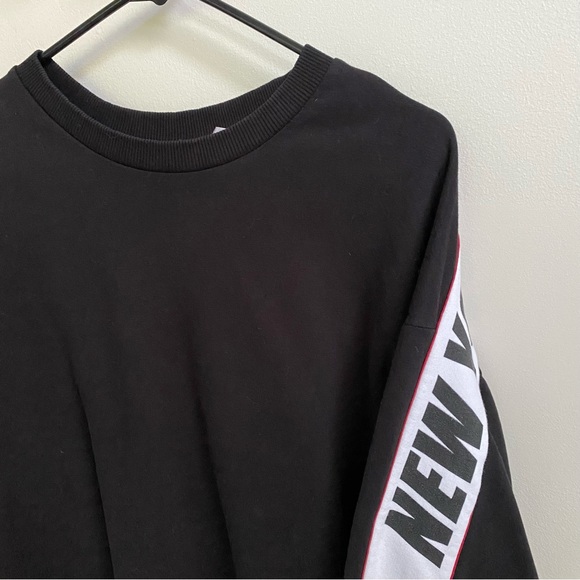 H&M New York Los Angeles Chicago Black Crewneck - Picture 2 of 10